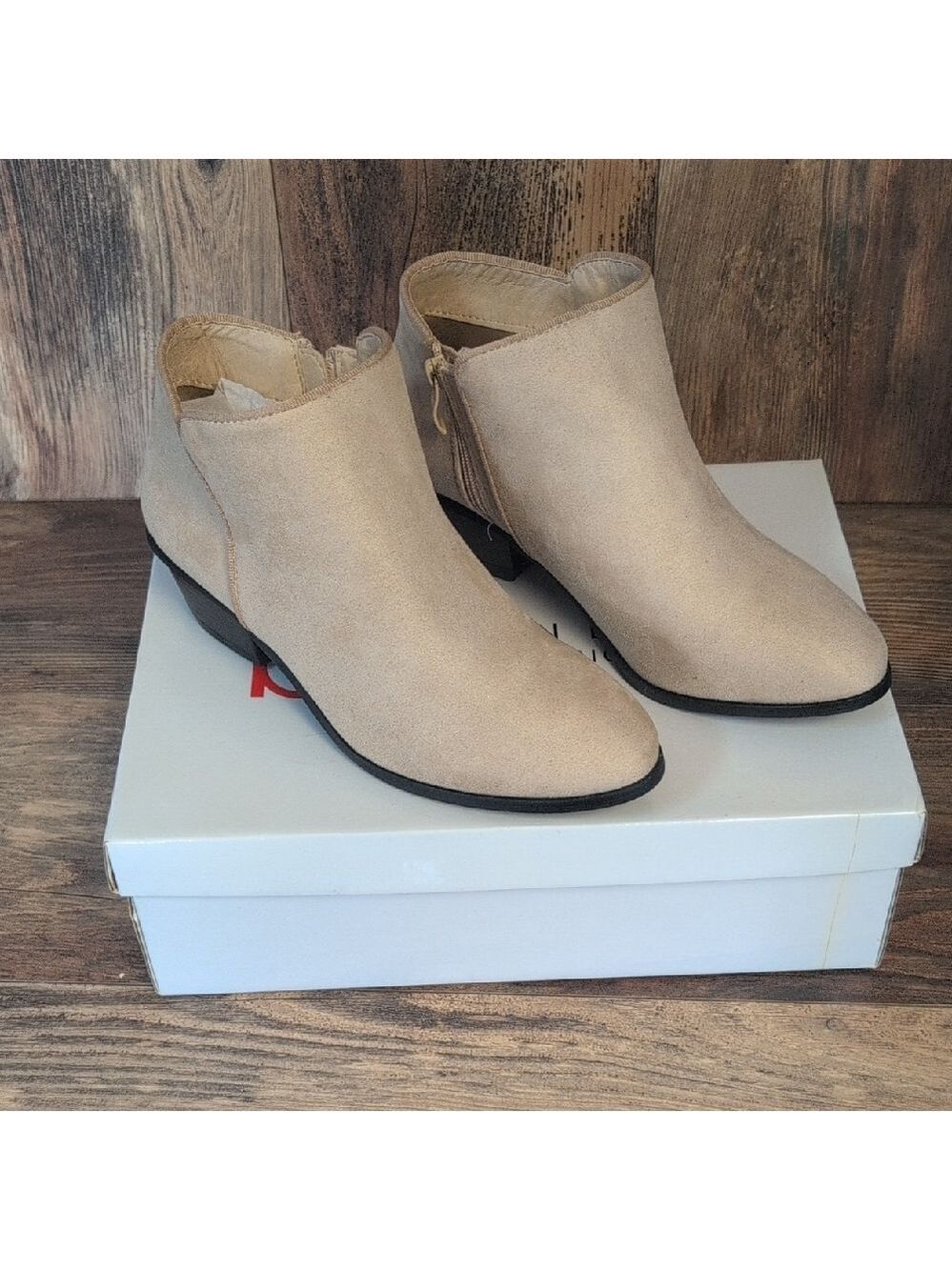 NWT Boston Design Ankle Boots Faux Plush Tan Suede Zip On Booties 7.5